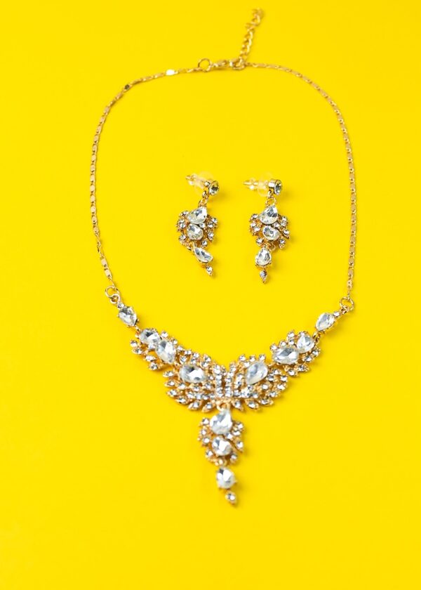 Queen Necklace & Earrings Set (Gold Chain & Clear Stones)